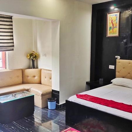 Hotel Shivay Palace Basti 외부 사진