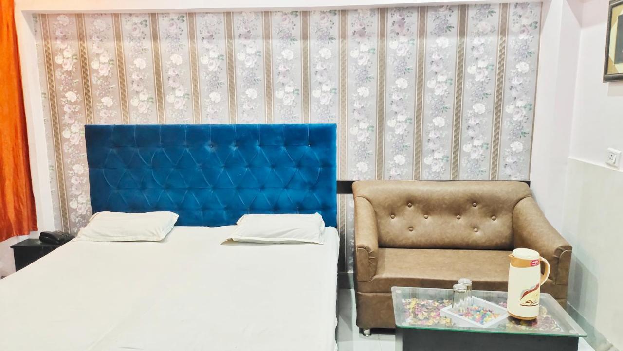 Hotel Shivay Palace Basti 외부 사진