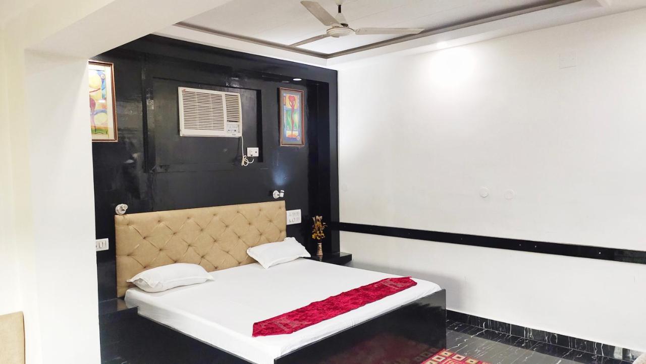 Hotel Shivay Palace Basti 외부 사진