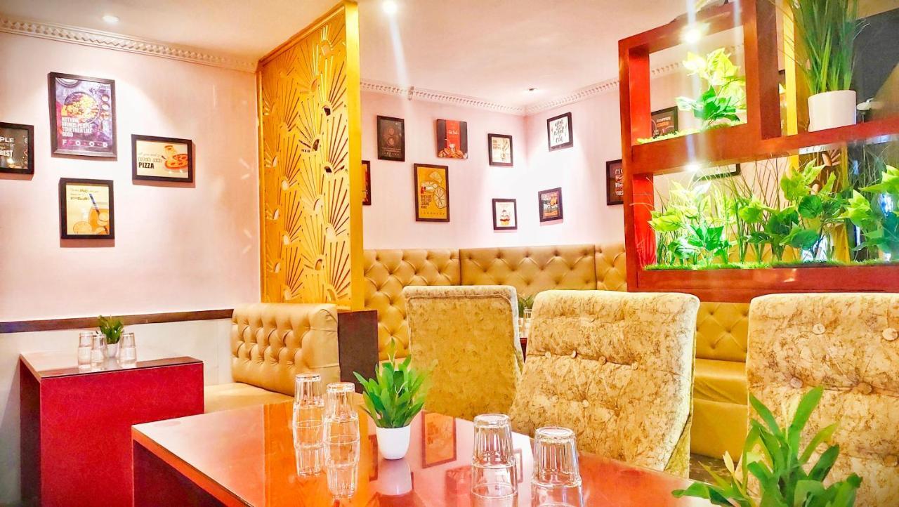 Hotel Shivay Palace Basti 외부 사진