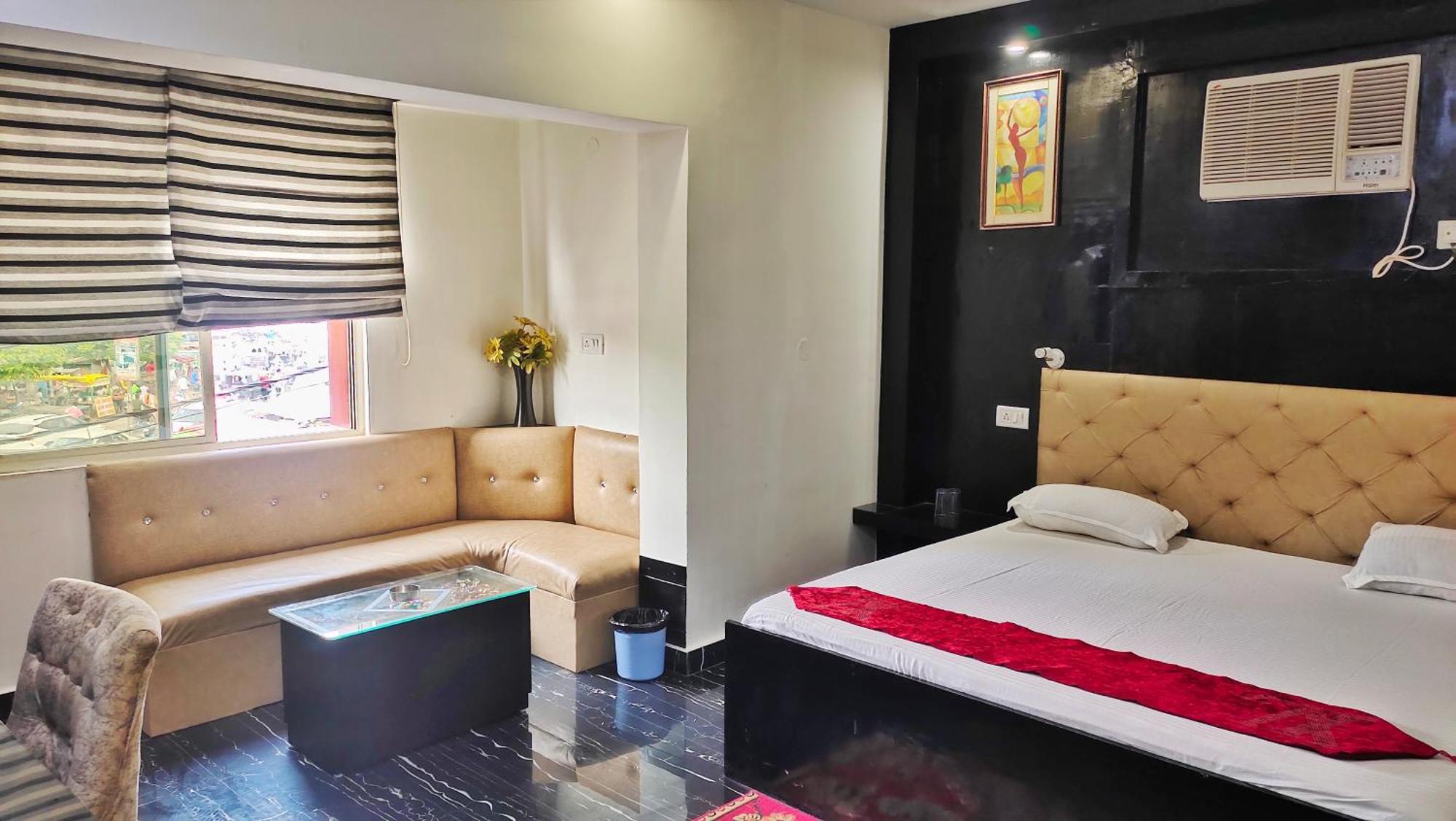 Hotel Shivay Palace Basti 외부 사진